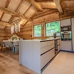 Chalet Luxurious With Sauna & Jacuzzi In With Parking