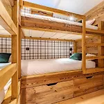 Luxurious With Sauna & Jacuzzi In With Parking Chalet Megeve