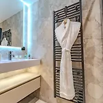 Chalet Luxurious With Sauna & Jacuzzi In With Parking *