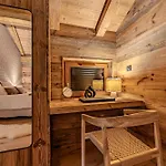 Chalet Luxurious With Sauna & Jacuzzi In With Parking Megeve