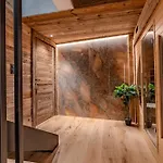 Luxurious With Sauna & Jacuzzi In With Parking Chalet
