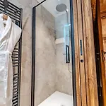 Luxurious With Sauna & Jacuzzi In With Parking Horská chata Megève