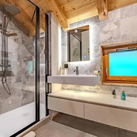 Luxurious With Sauna & Jacuzzi In With Parking