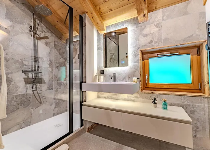 Luxurious With Sauna & Jacuzzi In With Parking