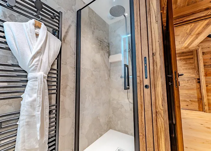 Luxurious With Sauna & Jacuzzi In With Parking Horská chata Megève